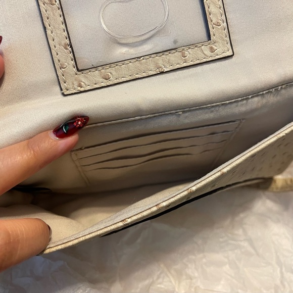 Relic Textured Handbag - Picture 3 of 3